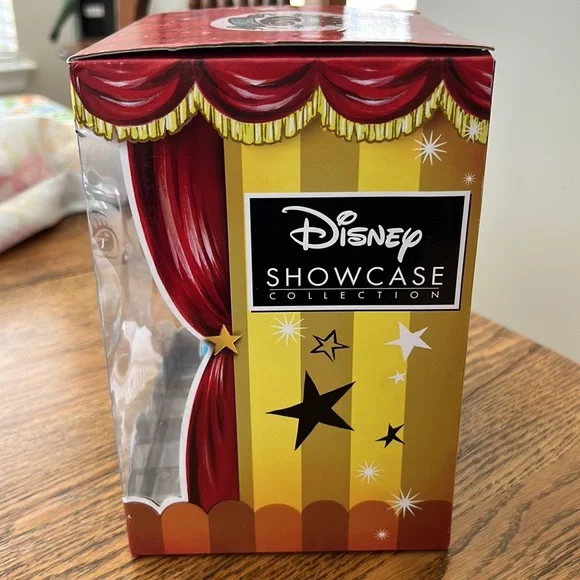 Disney’s showcase collection featuring miss Mindy vinyl - Picture 3 of 10